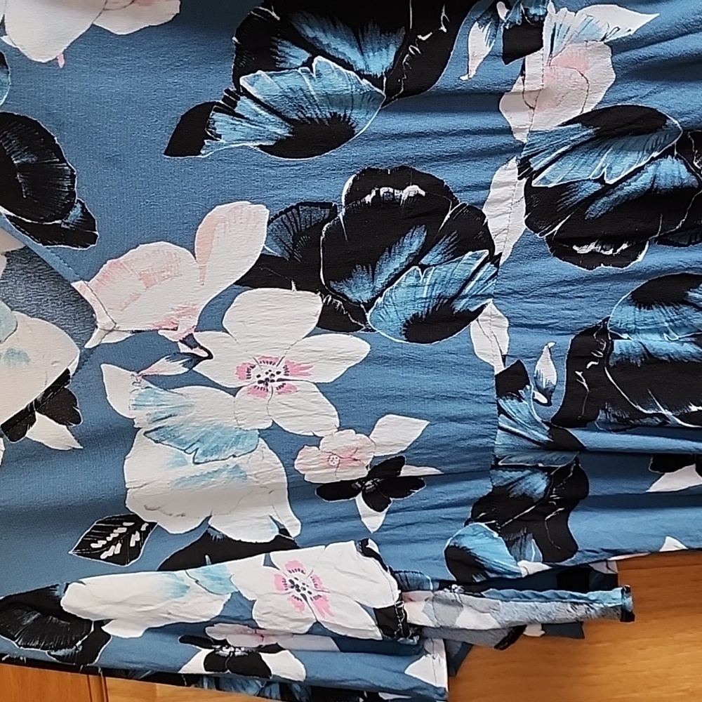 Le Chateau blouse fits Medium - Picture 4 of 10